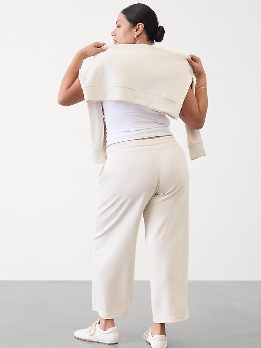 Seasoft Mid Rise Straight Crop Product Image