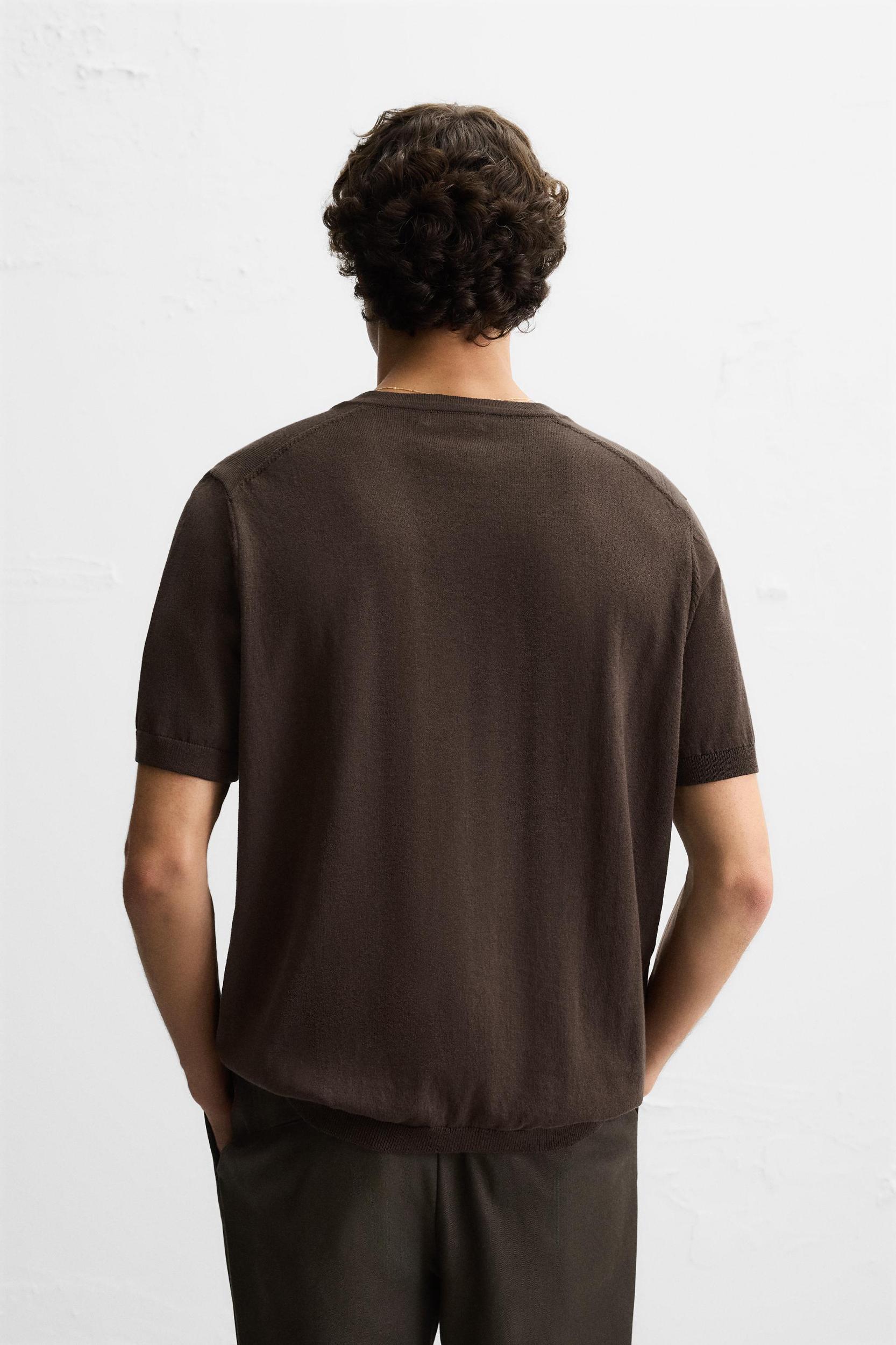 KNIT T-SHIRT WITH BUTTON NECK Product Image
