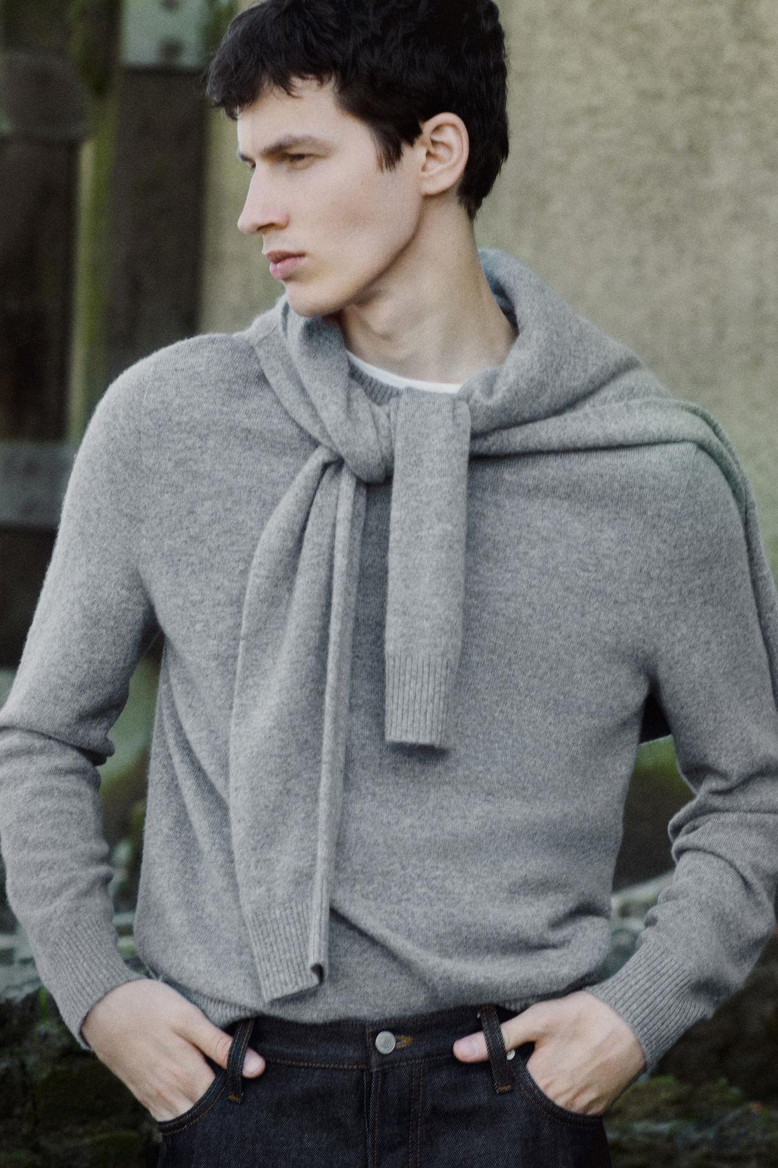 PURE CASHMERE SWEATER Product Image
