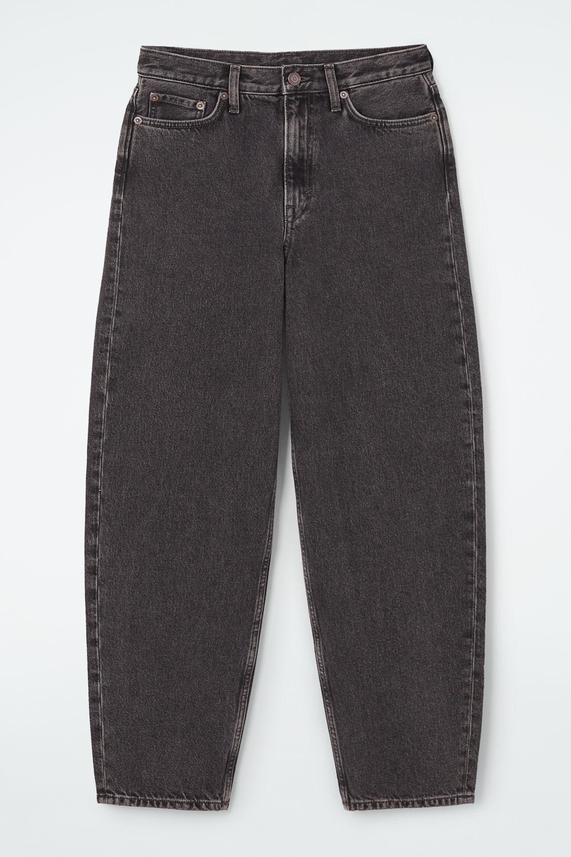 ARCH TAPERED JEANS Product Image