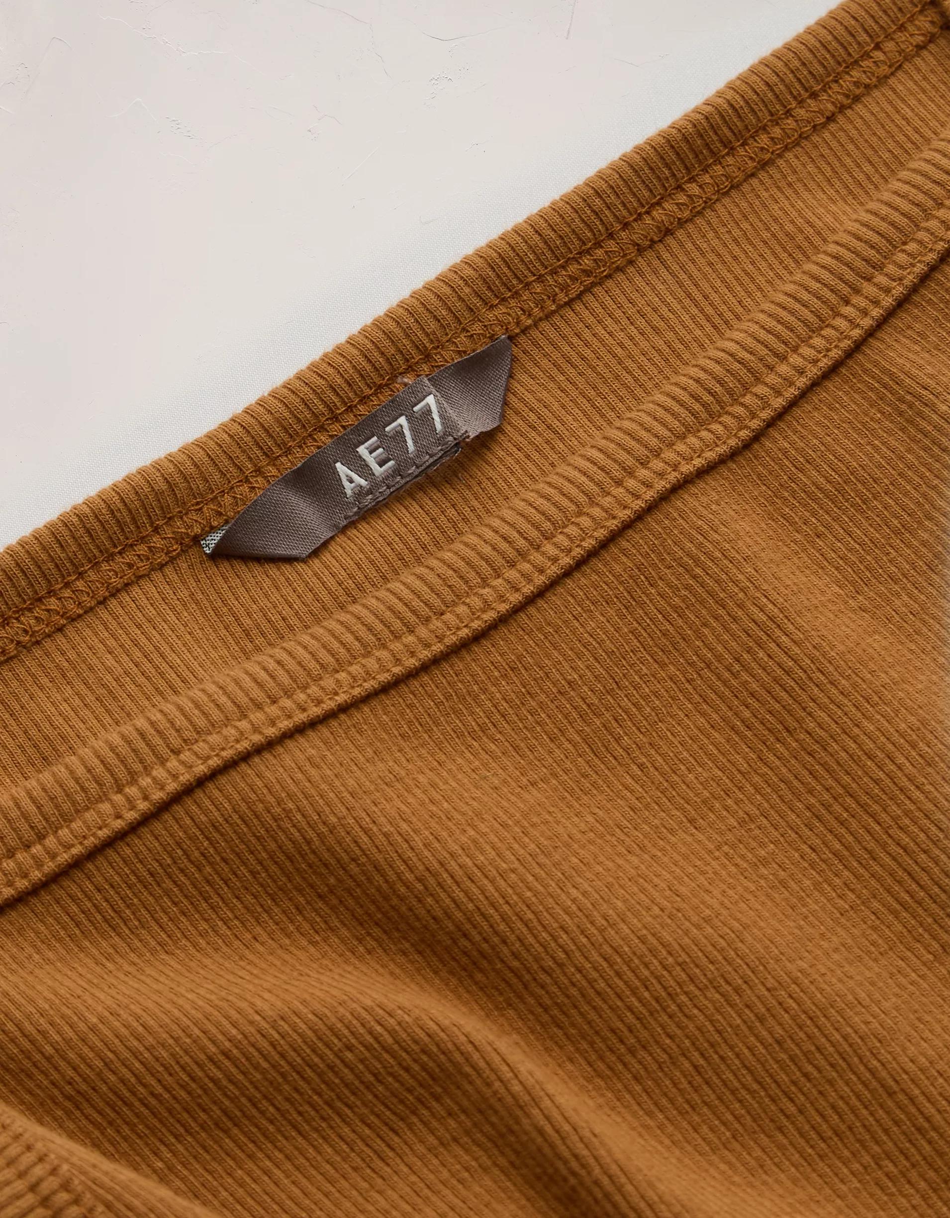 AE77 Premium Straight Neck Tank Top Product Image