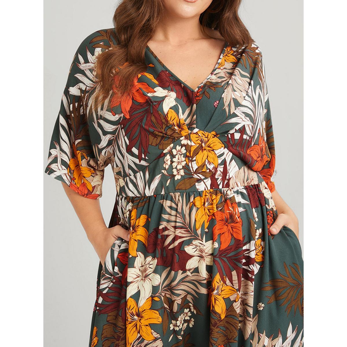 Plus Size Floral V Neck Split Pleated Pocket Maxi Dress DarkGreen Women Dating Pocket V-neck Short sleeve Curvy Long Dress BloomChic 28/5X Product Image