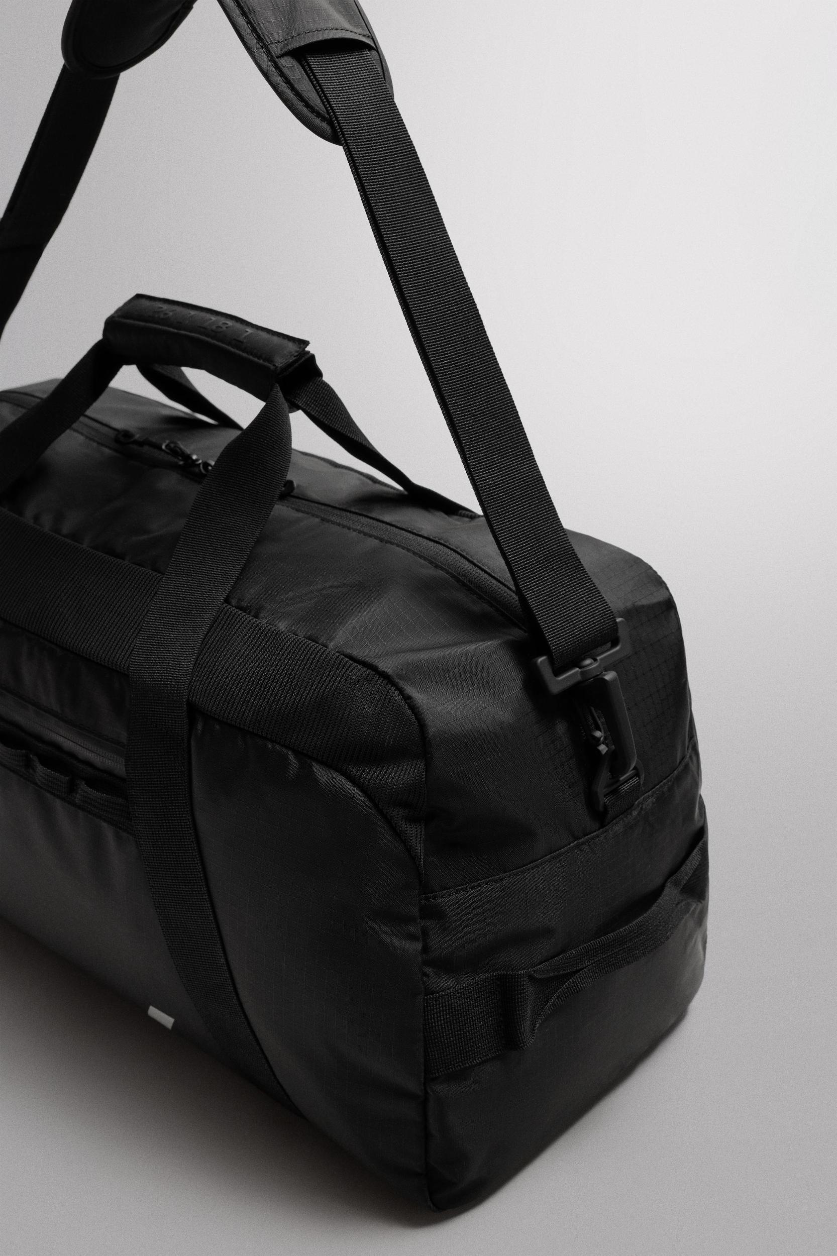 SPORTS DUFFEL BAG Product Image