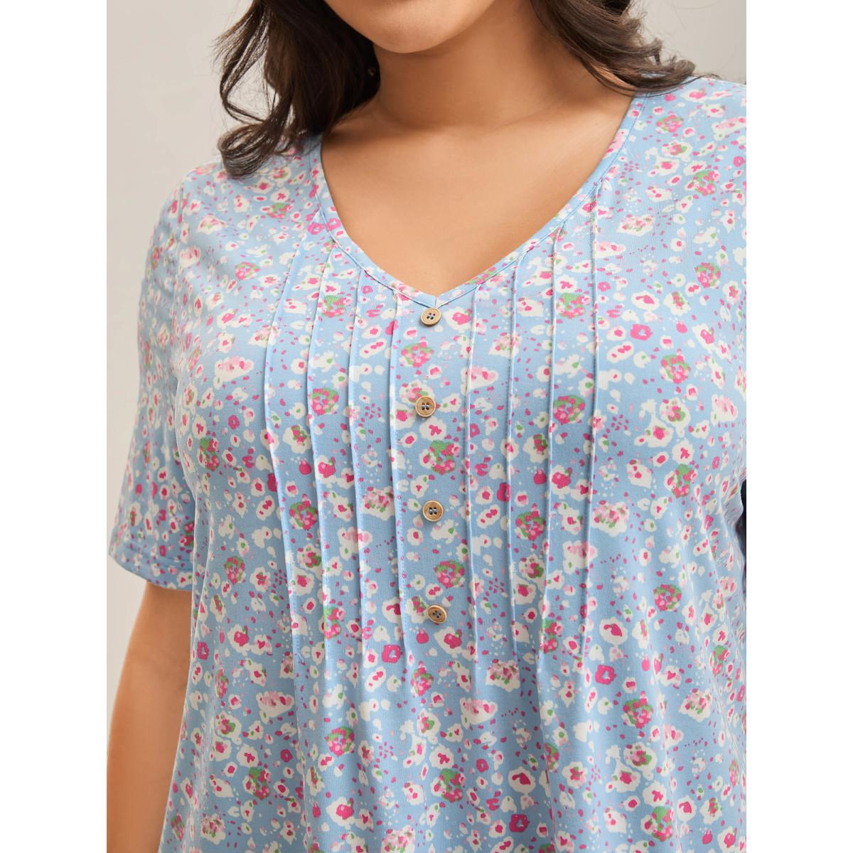 Plus Size Floral Print Plicated Detail T-Shirt LightBlue Women Leisure Tucked seam Natural Flowers V-neck Casual T-shirts BloomChic 18-20/2X Product Image