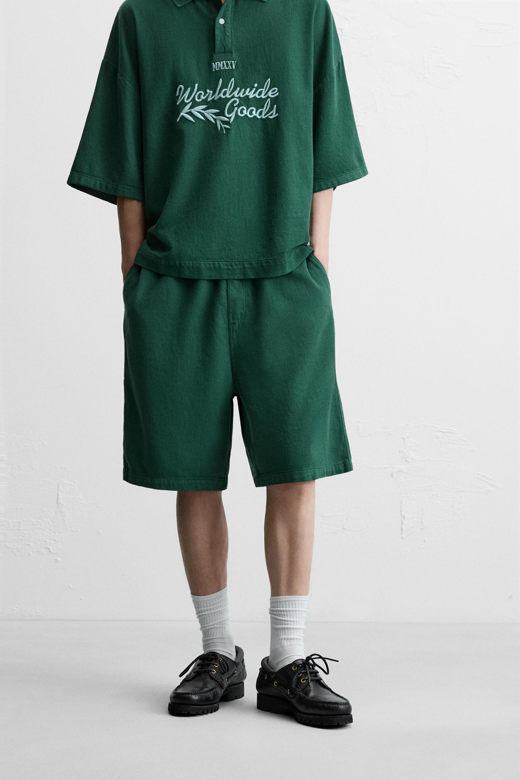 TEXTURED CARPENTER POCKET SHORTS Product Image