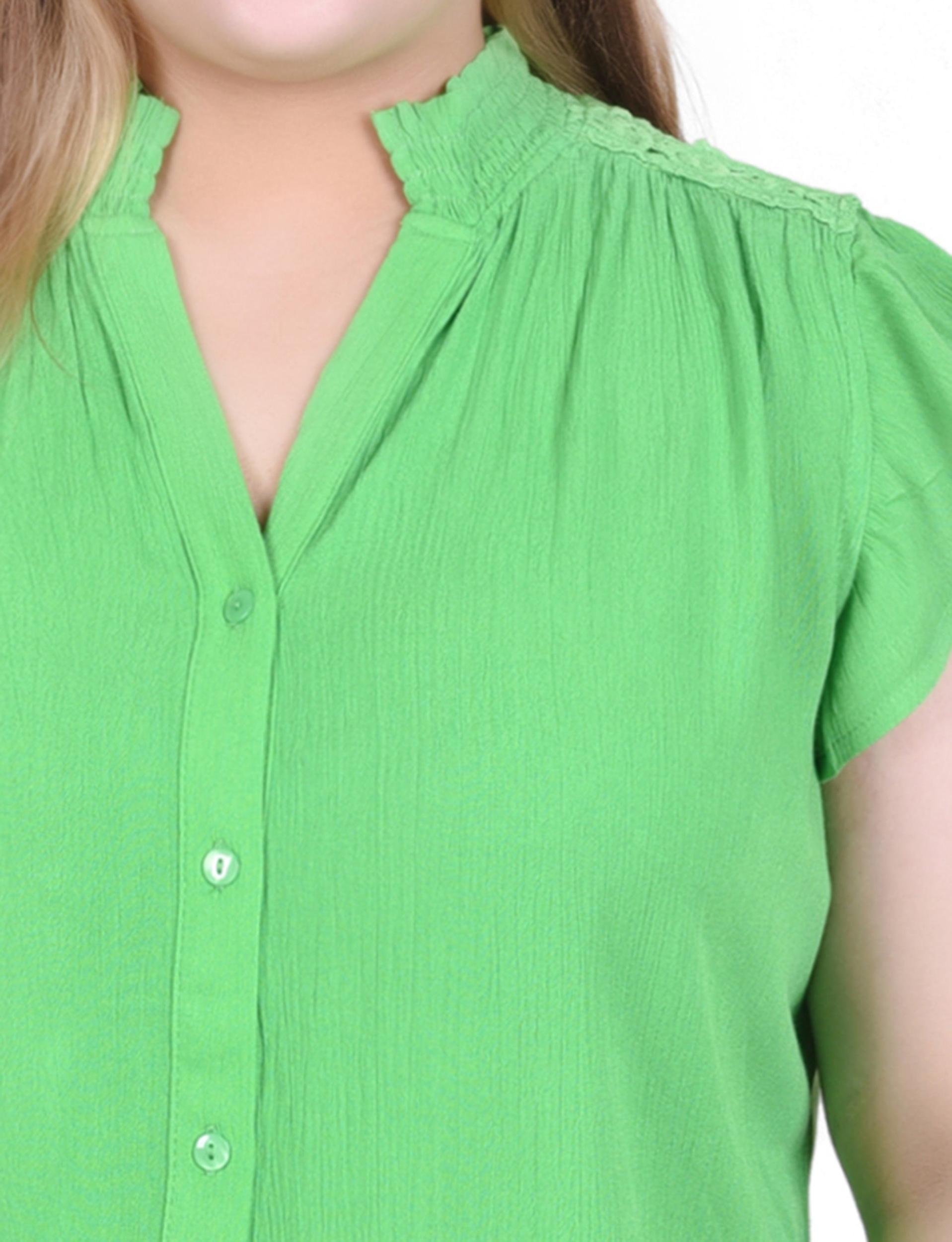 Green Short Flutter Sleeve Crepon Blouse - Plus Size Product Image