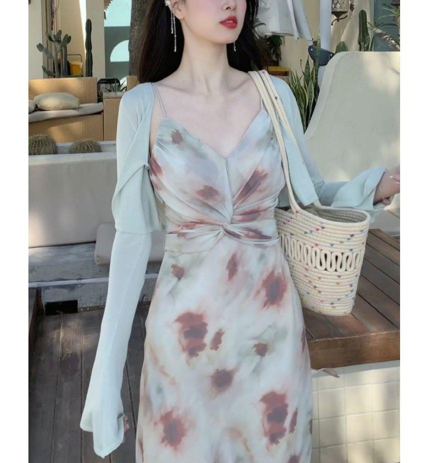 V-Neck Plain Crop Light Jacket Product Image