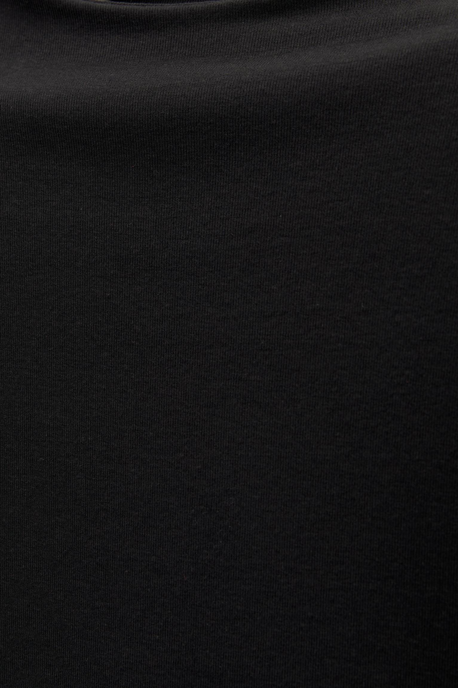High neck T-shirt Product Image