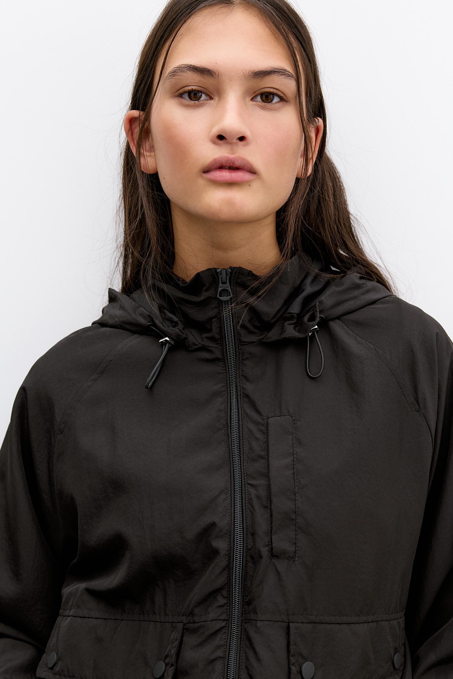 Short lightweight hooded jacket Product Image