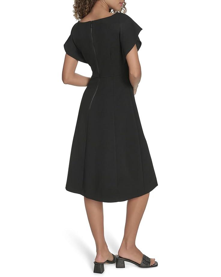 Essential Sleeveless Sheath Product Image