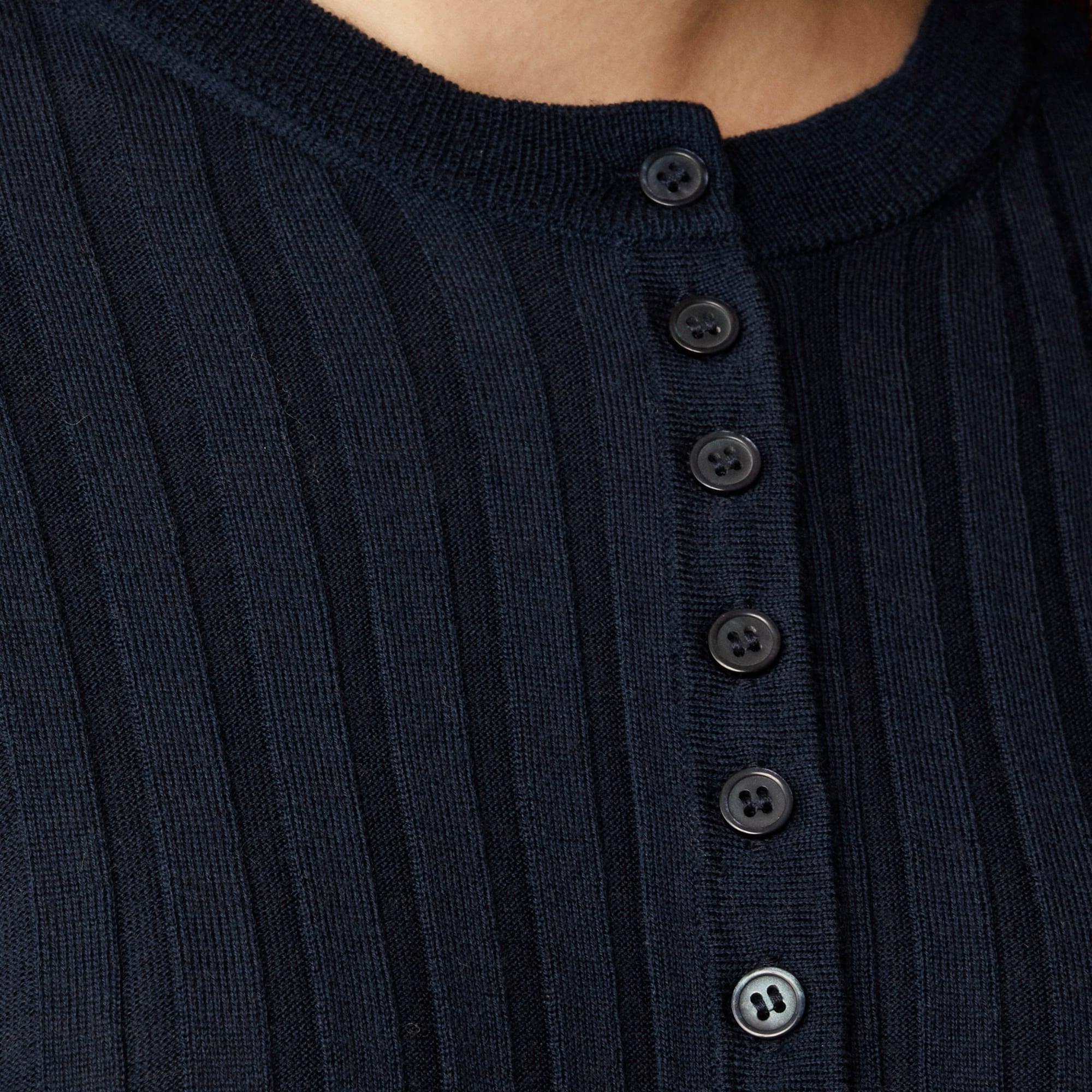 Wide-rib fitted cardigan top in merino wool Product Image