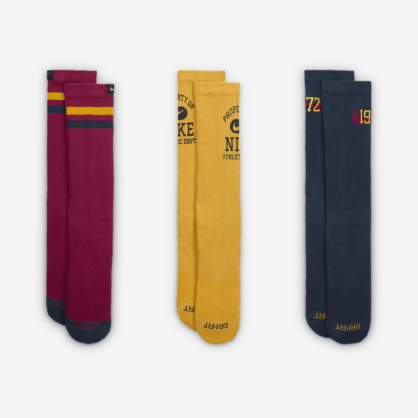 Nike Unisex Everyday Plus Cushioned Training Crew Socks (3 Pairs) Product Image