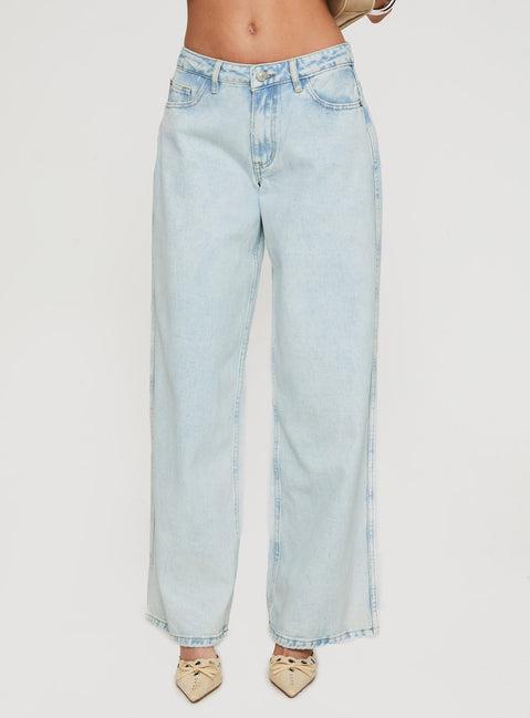 Brayden Low Rise Relaxed Jeans Light Acid Wash Product Image