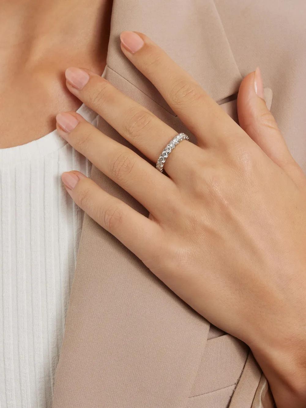 18kt white gold Memory diamond ring Product Image