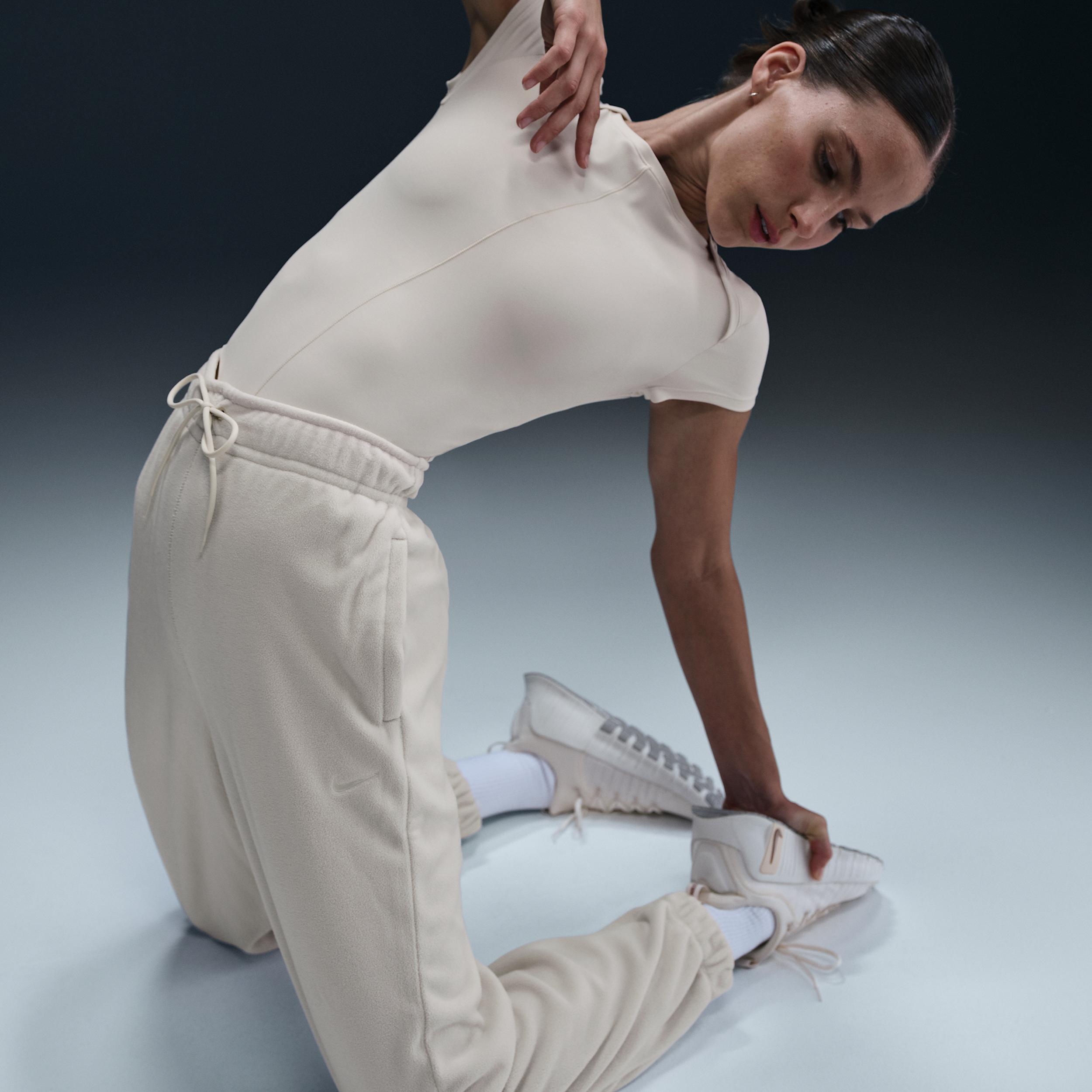 Nike Womens Therma-FIT One Loose Fleece Pants | FB5578-104 Product Image