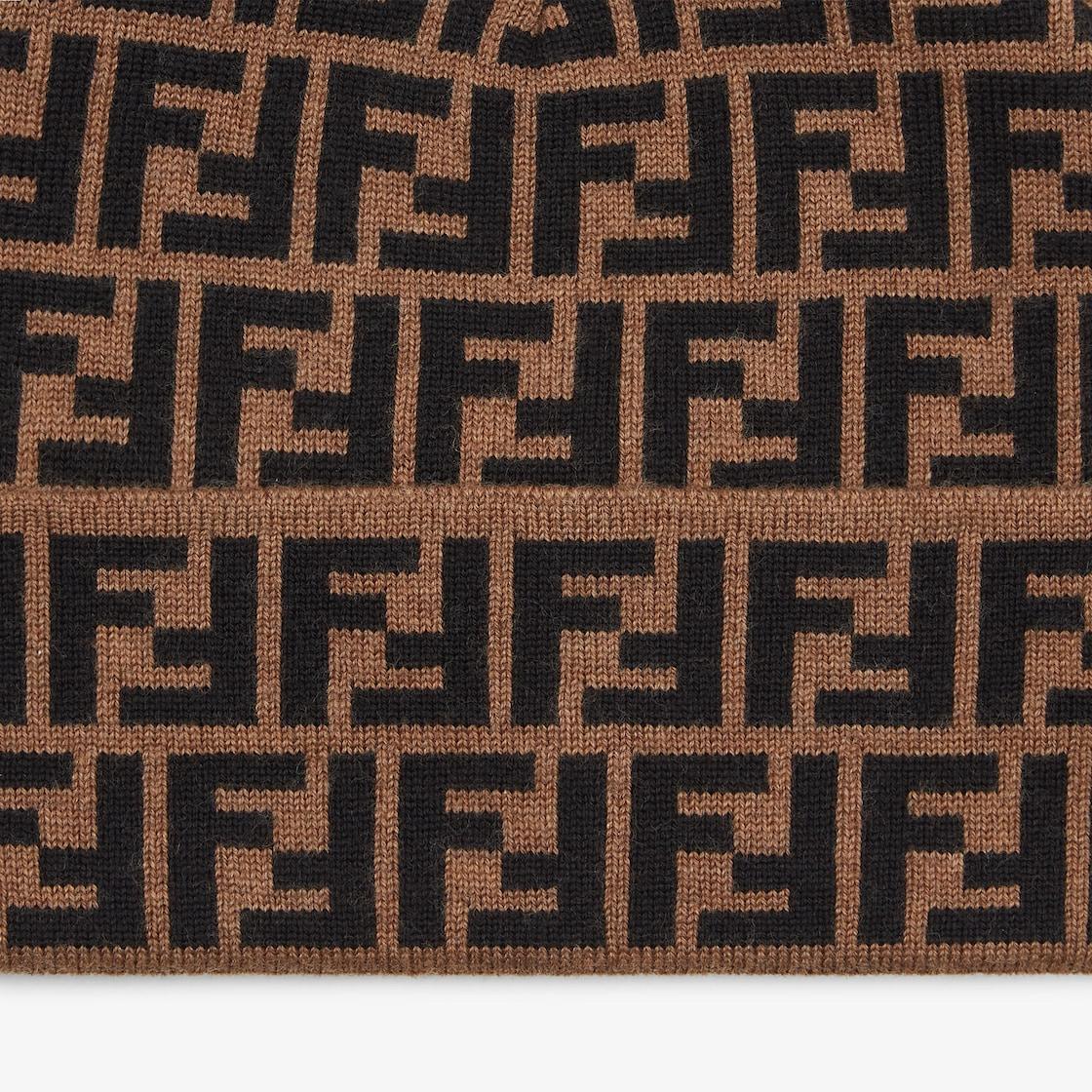 BeanieBrown wool hat Product Image