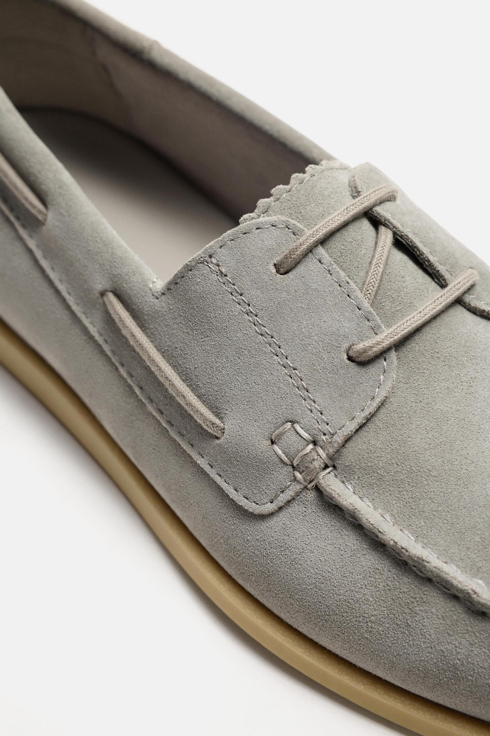 LEATHER DECK SHOES Product Image