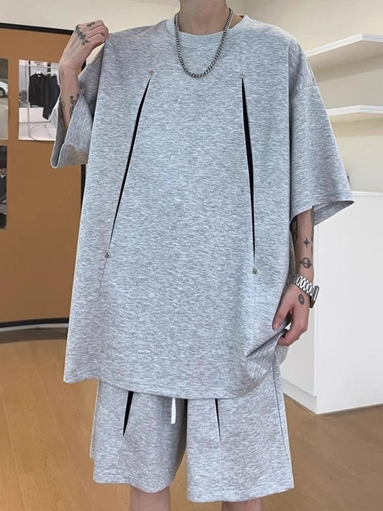 Set: Short Sleeve Crew Neck Two Tone Panel T-Shirt + Drawstring Waist Sweat Shorts Product Image