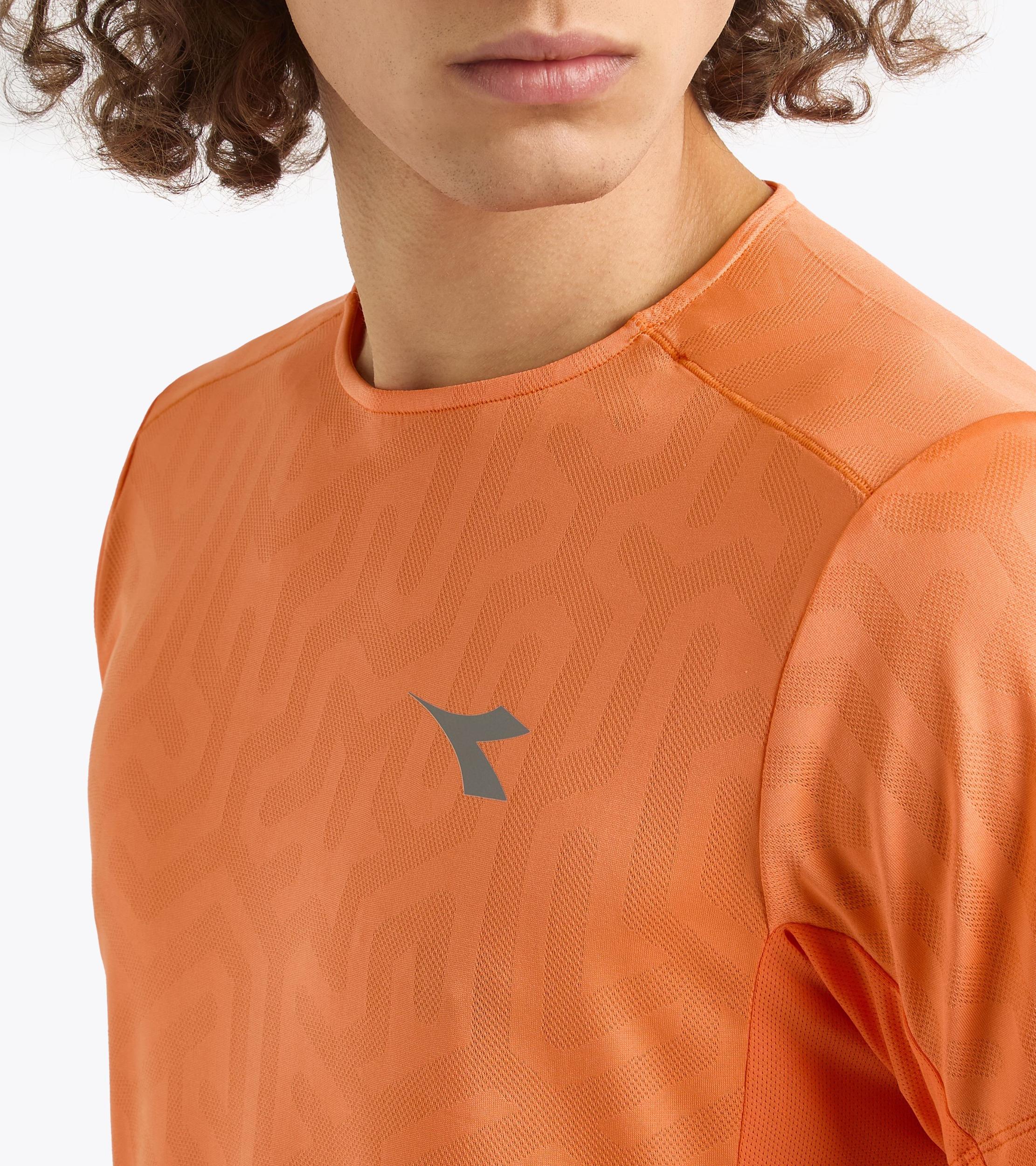 SUPER LIGHT SS T-SHIRT Product Image