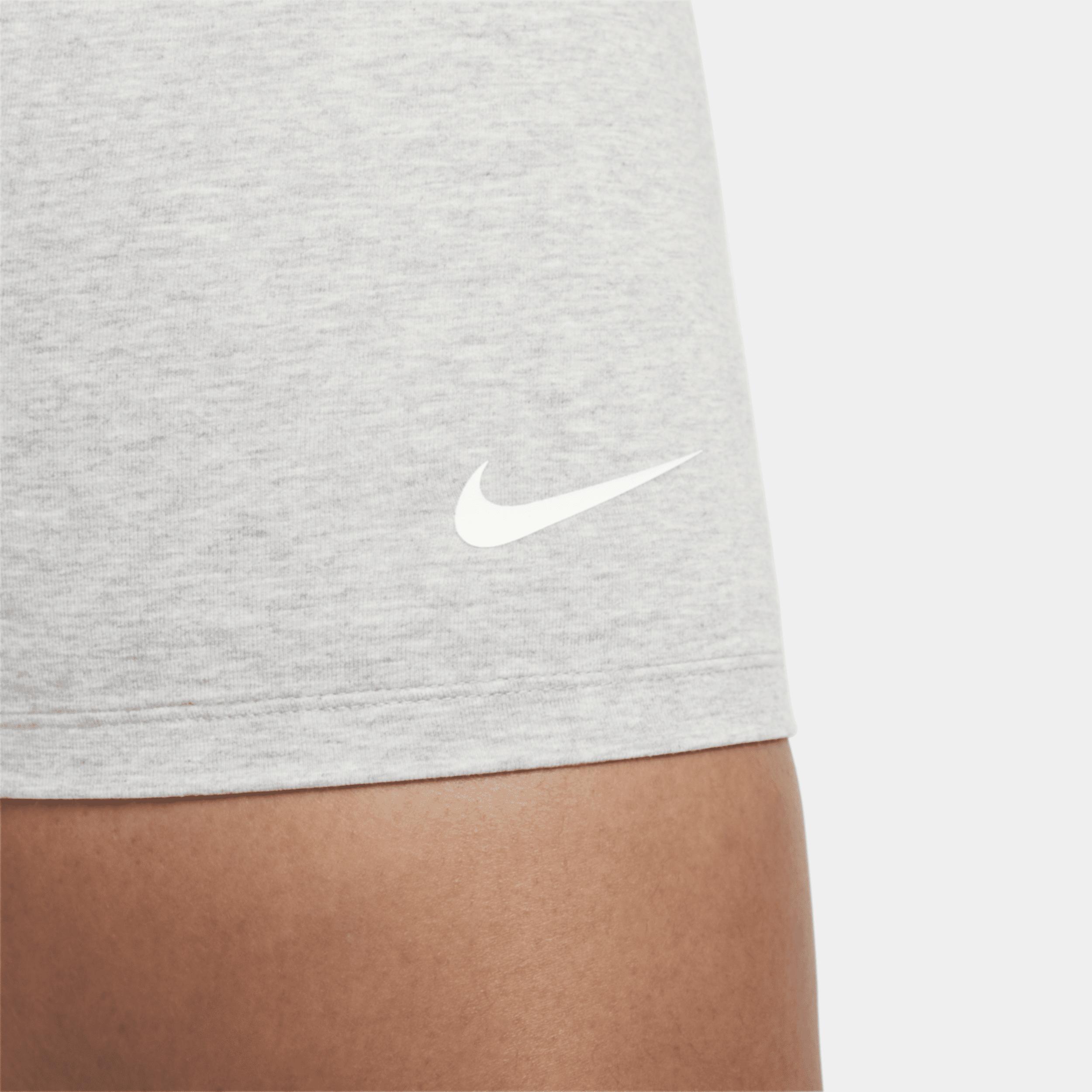 Women's Nike Sportswear Classic High-Waisted 8" Biker Shorts (Plus Size) Product Image