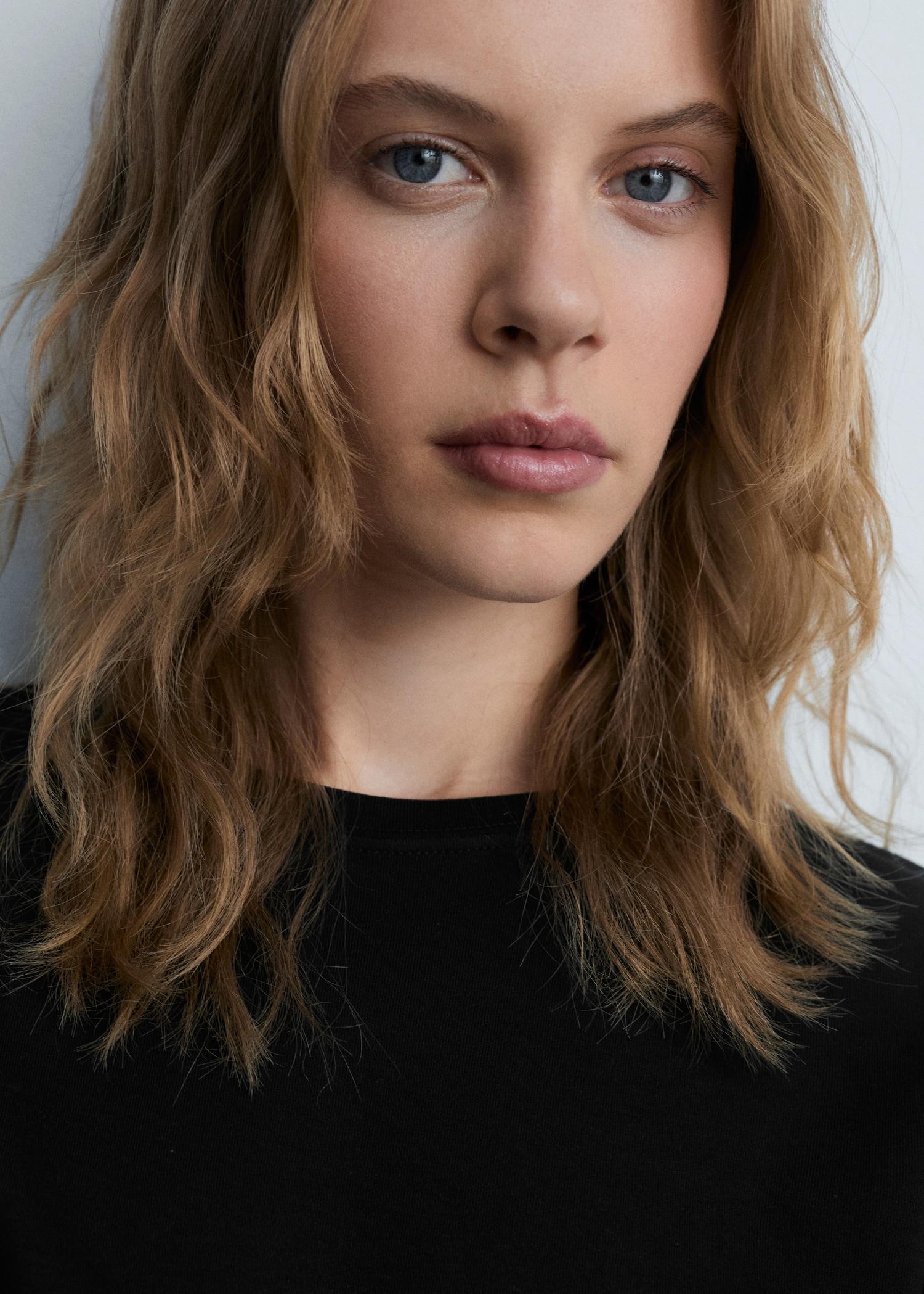 Long sleeve cotton t-shirt - Women | MANGO USA Product Image