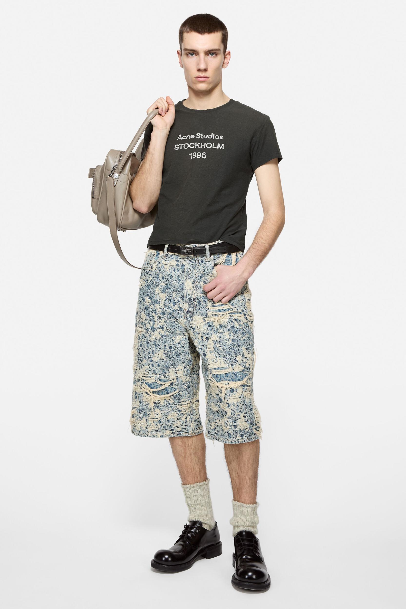 Logo T-shirt Product Image