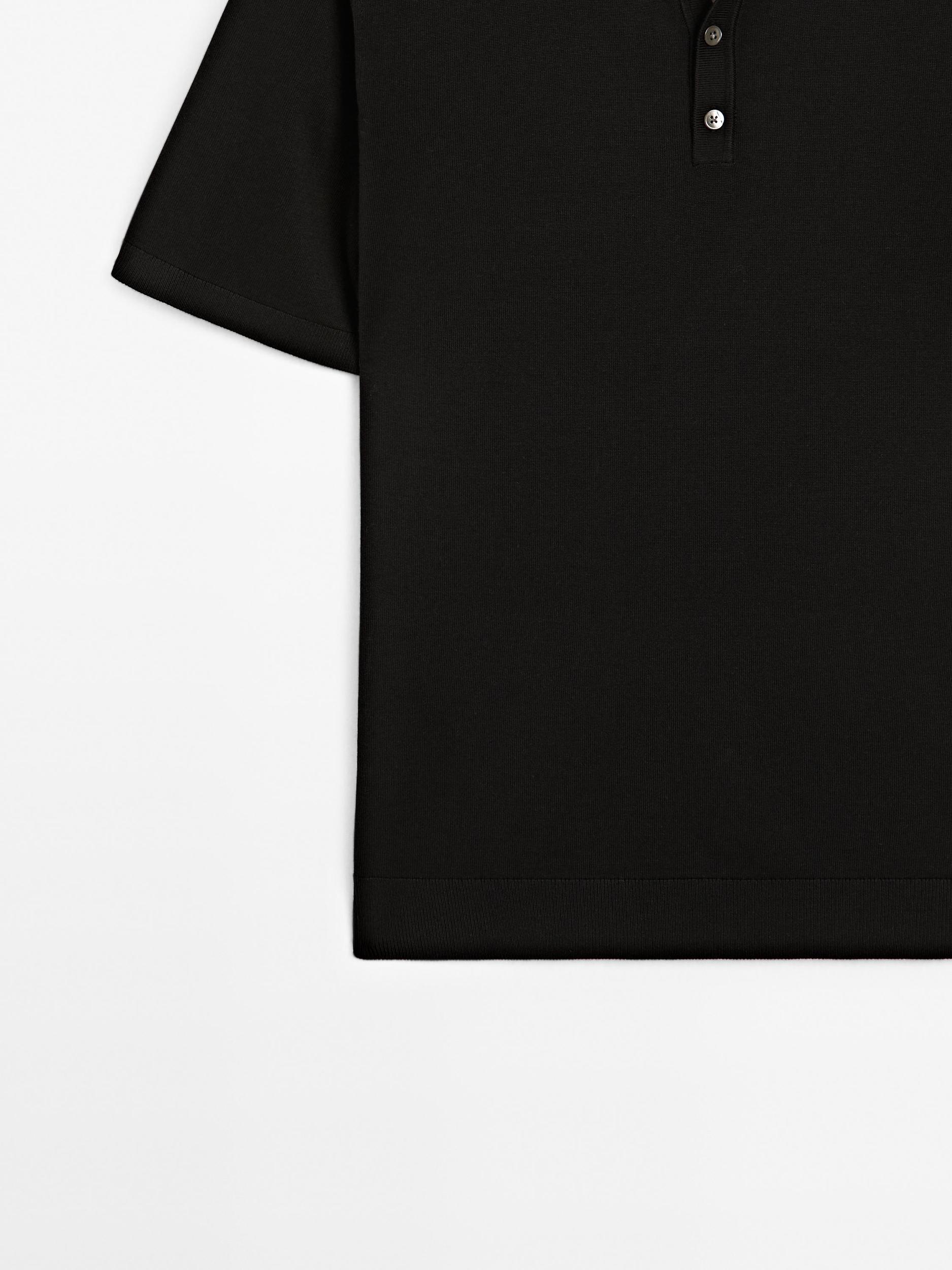 Knit polo shirt with coloured collar detail Product Image