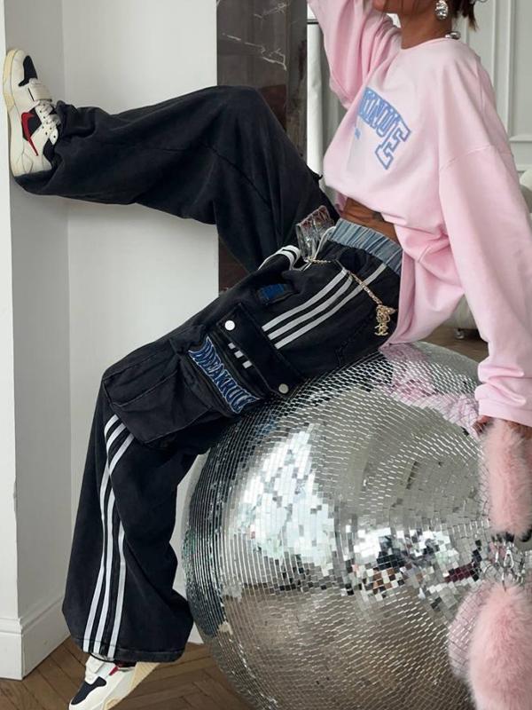 Embroidery On The Waistband Cargo Jeans Product Image