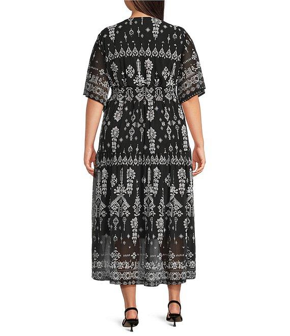Calessa Plus Size Modern Mosaic Mesh V-Neck Elbow Sleeve Tiered A-line Midi Dress Product Image