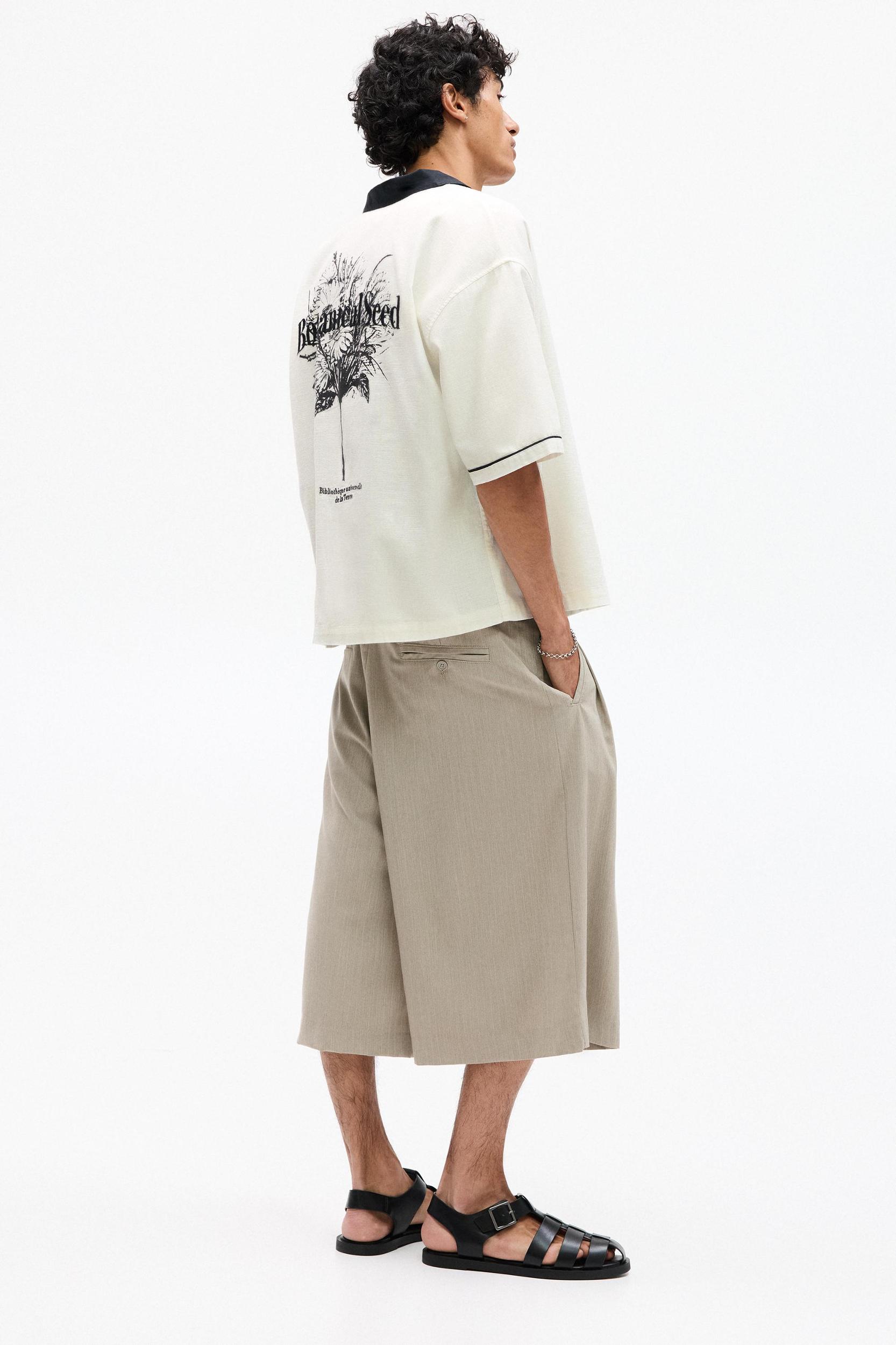 Bowling shirt with floral graphic Product Image