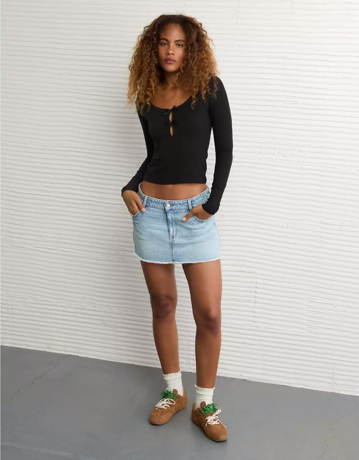 AE Long Sleeve Bow T-Shirt Product Image