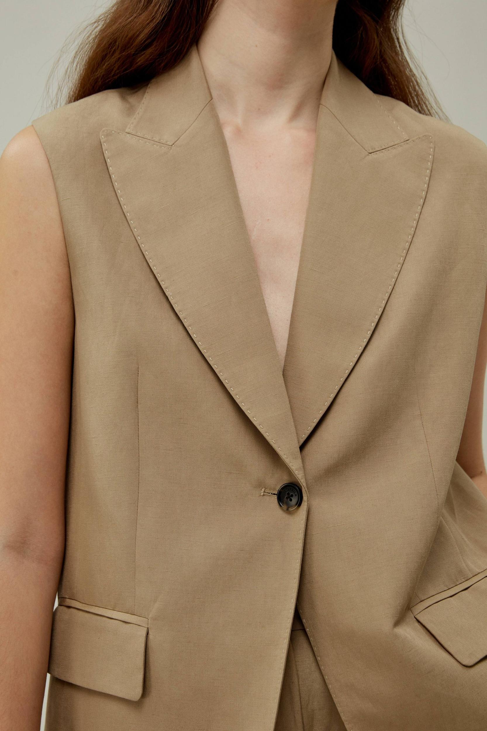 Single Button Sleeveless Lapel Blazer Product Image