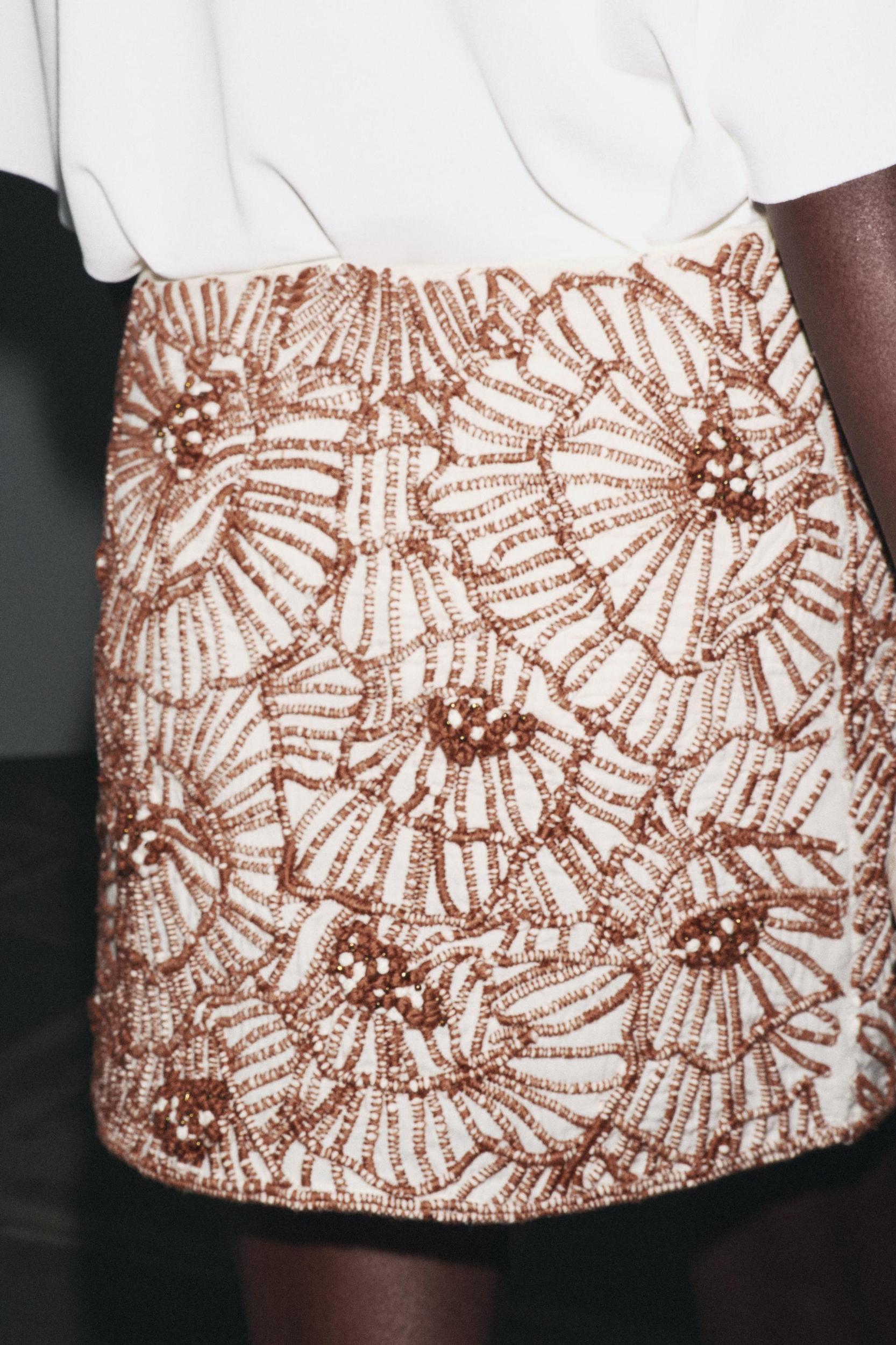 ZW COLLECTION FLORAL EMBROIDERED MINI SKIRT Product Image