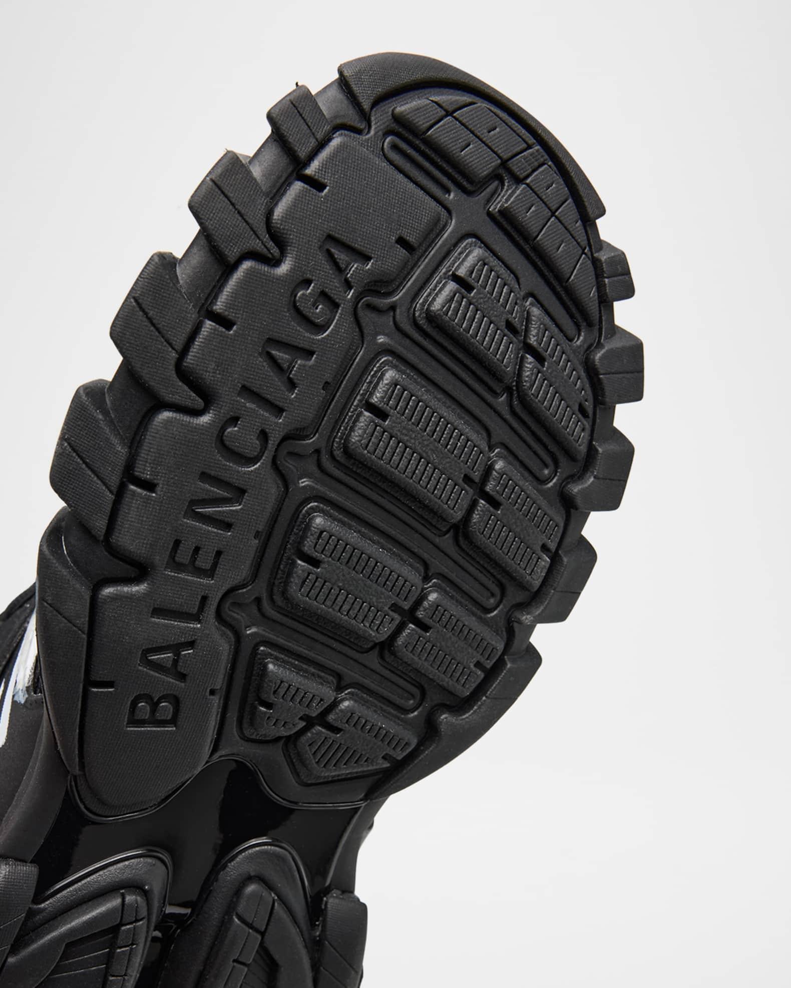 Men's Track Signature Mesh Runner Sneakers Product Image