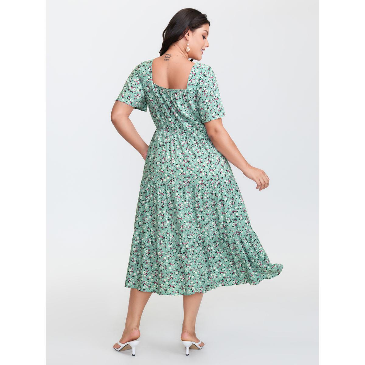 Plus Size Ditsy Floral Sweetheart Drawstring Pocket Tiered Dress Mint Women Timeless Non V-neck Short sleeve Curvy Midi Dress BloomChic 30/6X Product Image