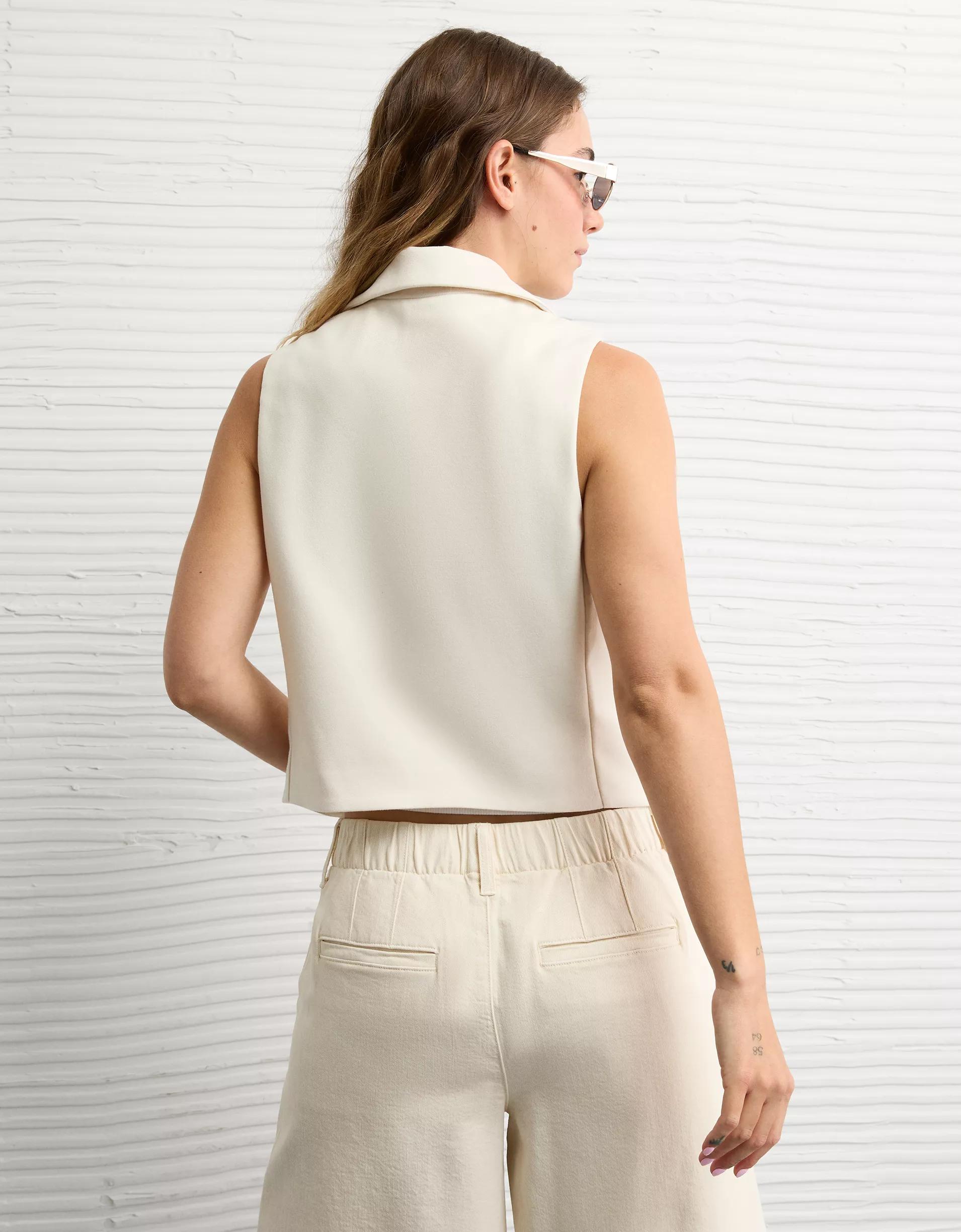 AE Lapel Vest Product Image