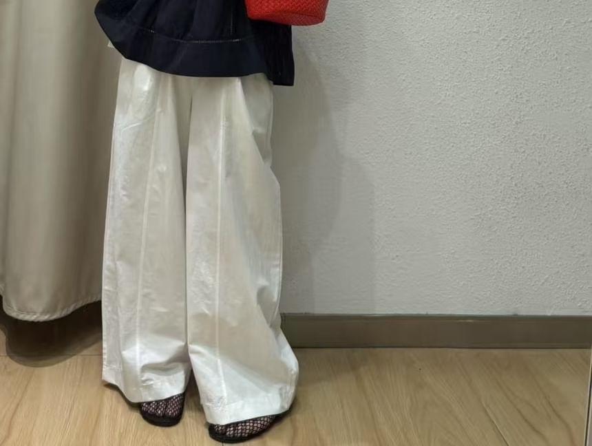 Scoop Neck Plain Flowy Tank Top Product Image