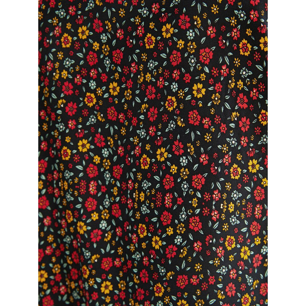 Plus Size Black Ditsy Floral Tie Neck Ruffles Raglan Sleeve Blouse Women Vacation Short sleeve V-neck Dailywear Blouses BloomChic 28/5X Product Image