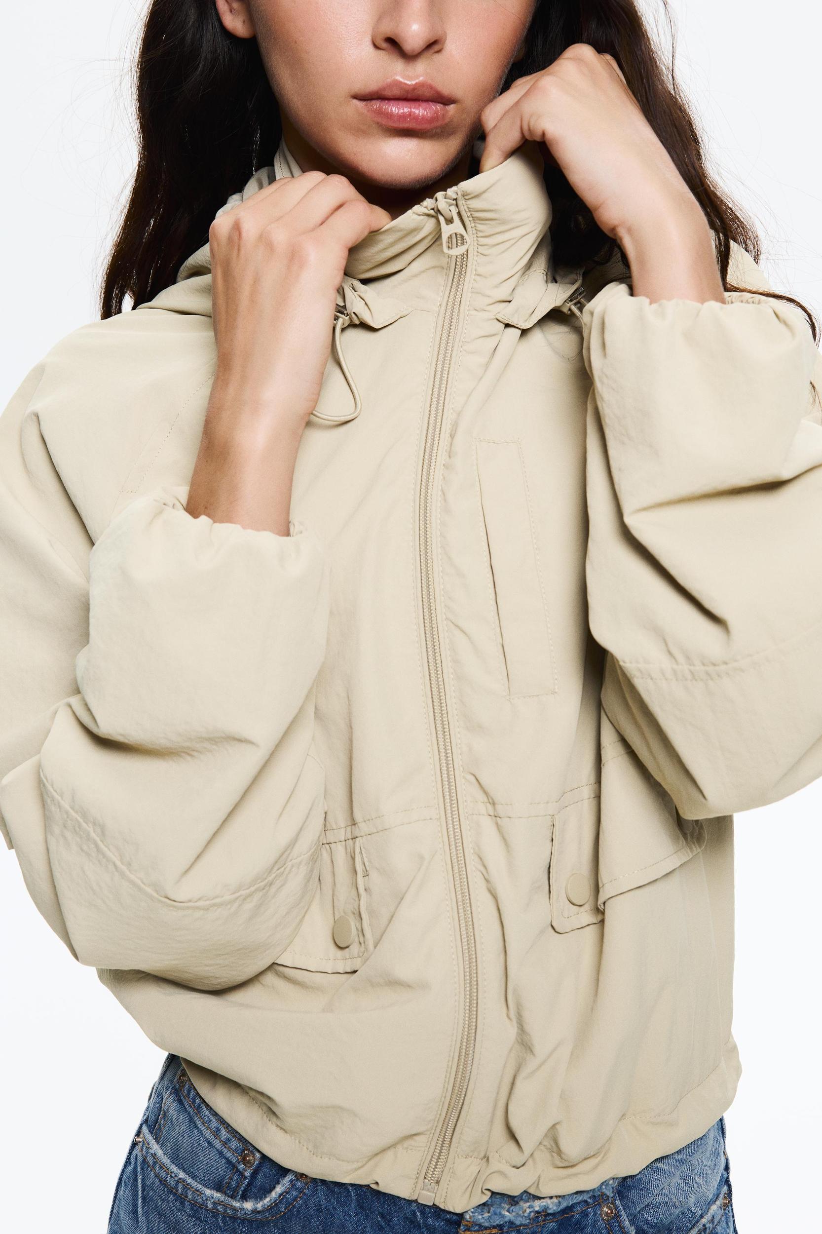 Short lightweight hooded jacket Product Image