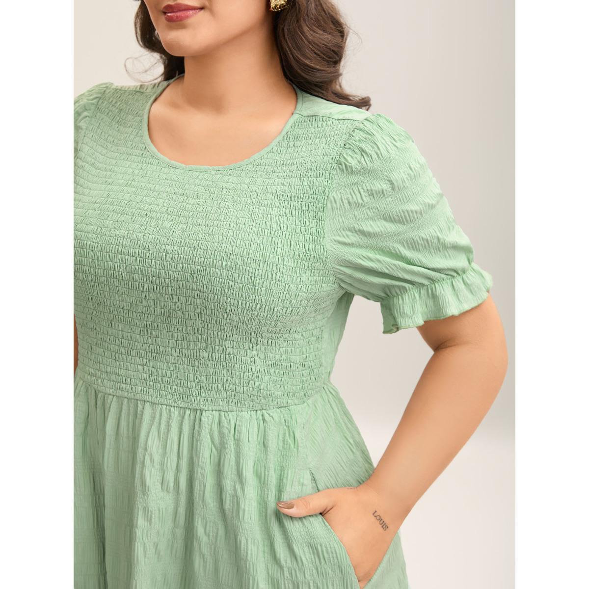Plus Size Textured Shirred Bodice Pockets Maxi Dress Greenbean Women Round Neck Short sleeve Curvy BloomChic 28/5X Product Image
