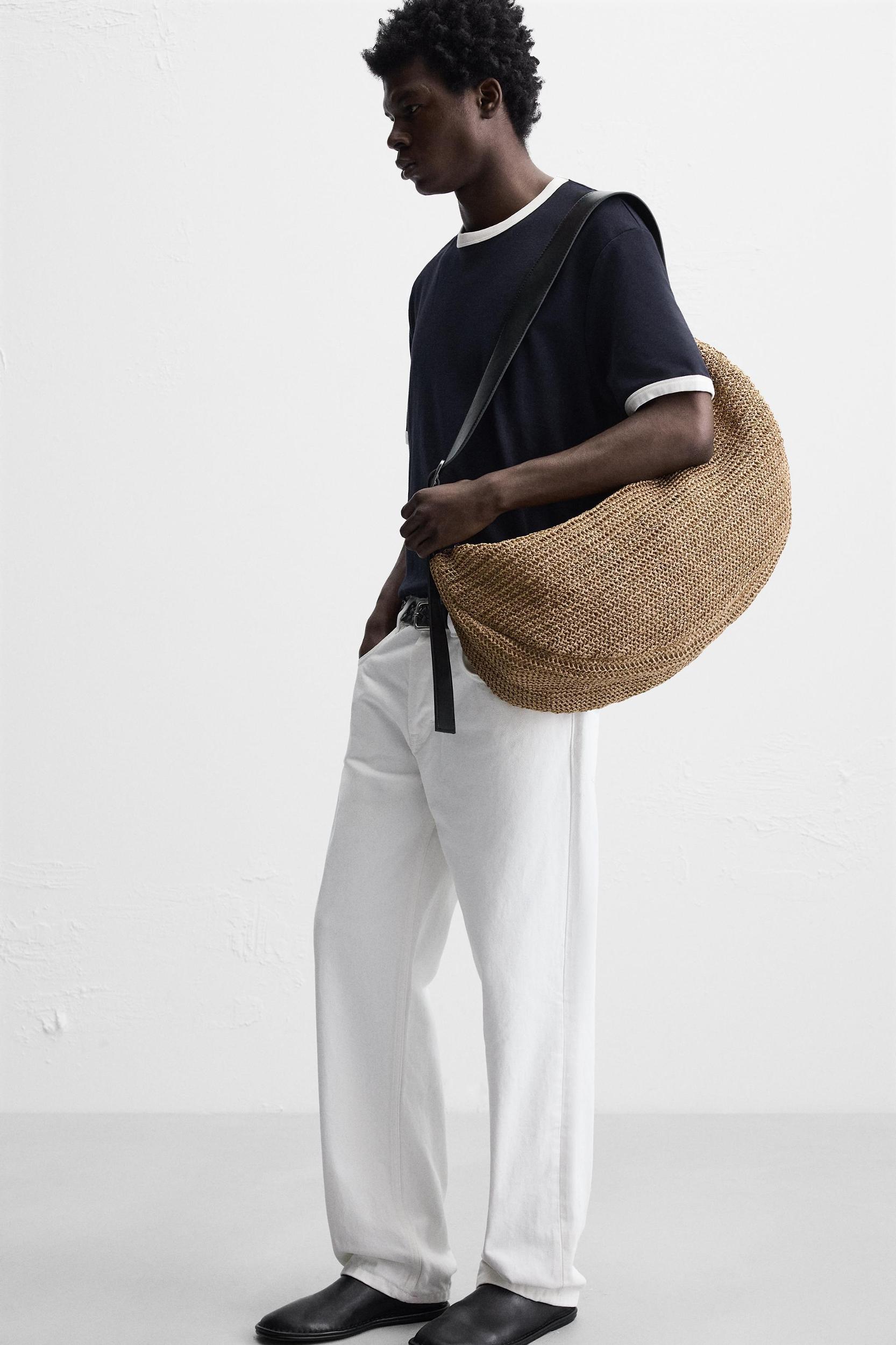 WOVEN SHOULDER BAG Product Image