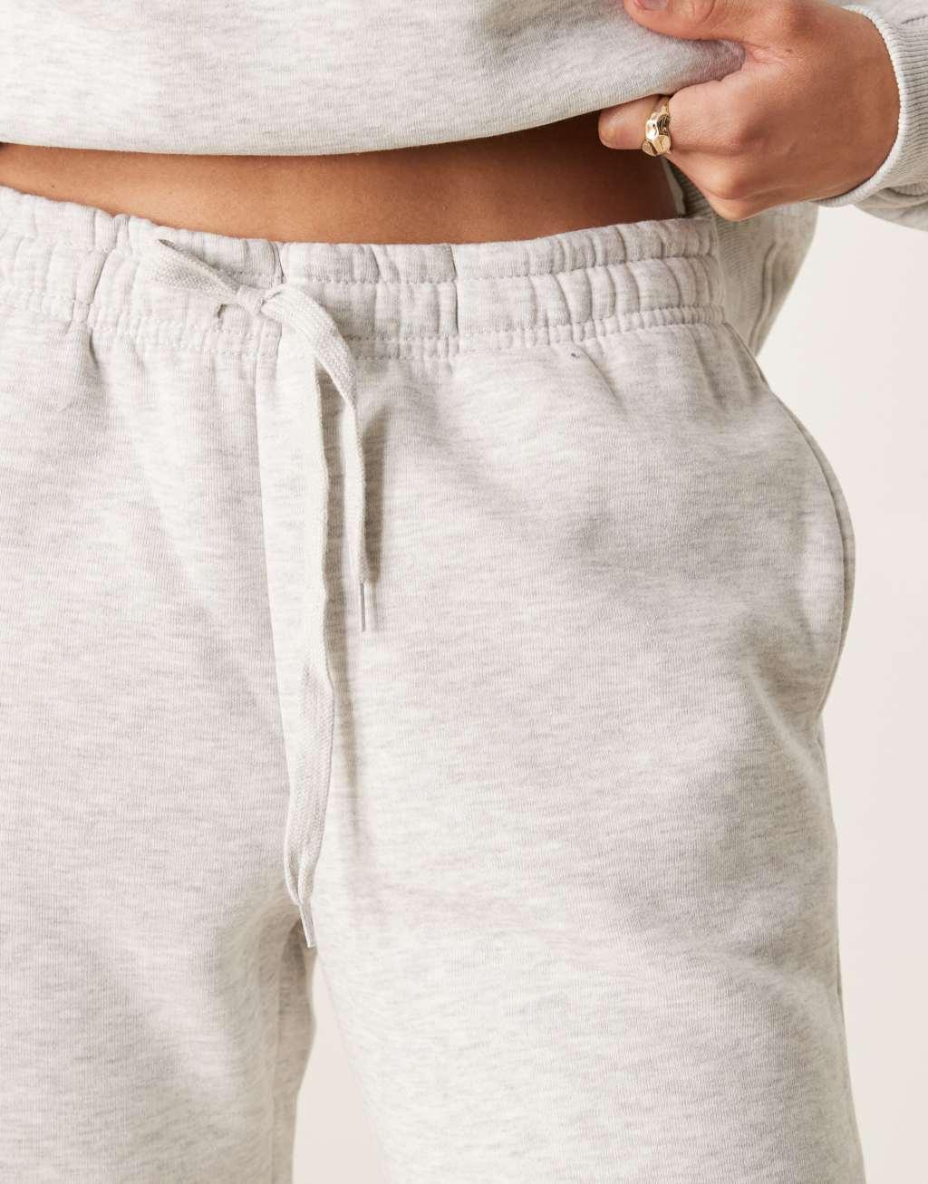 Gina Tricot loose fit straight leg sweatpants in light gray melange Product Image