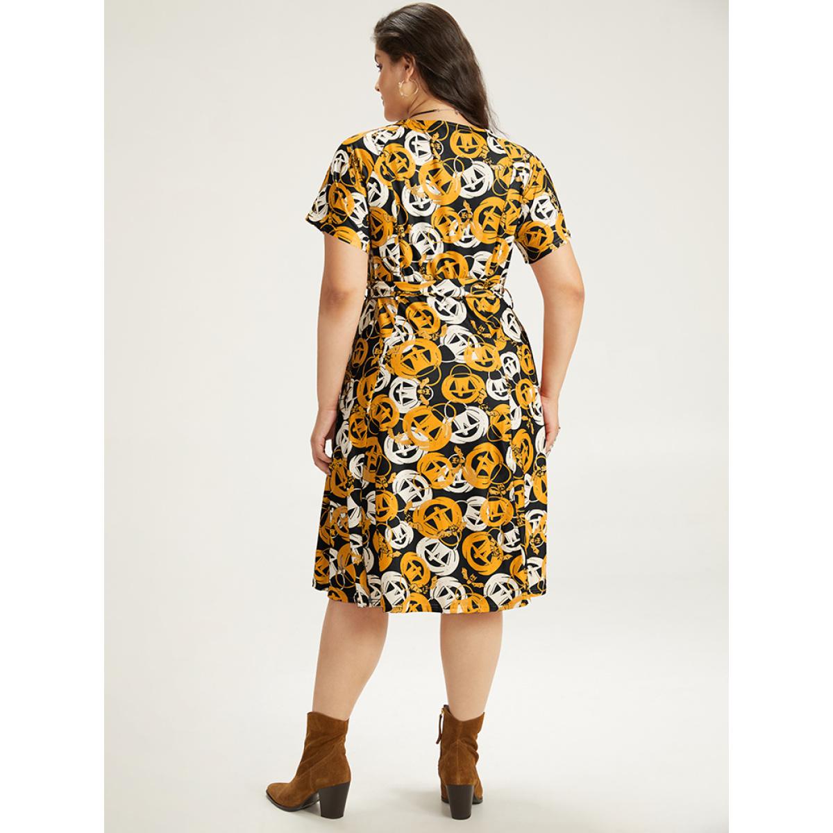 Plus Size Halloween Print Crew Neck Pocket Belted Dress Black Women Elegant Belted Round Neck Short sleeve Curvy Midi Dress BloomChic 26/4X Product Image