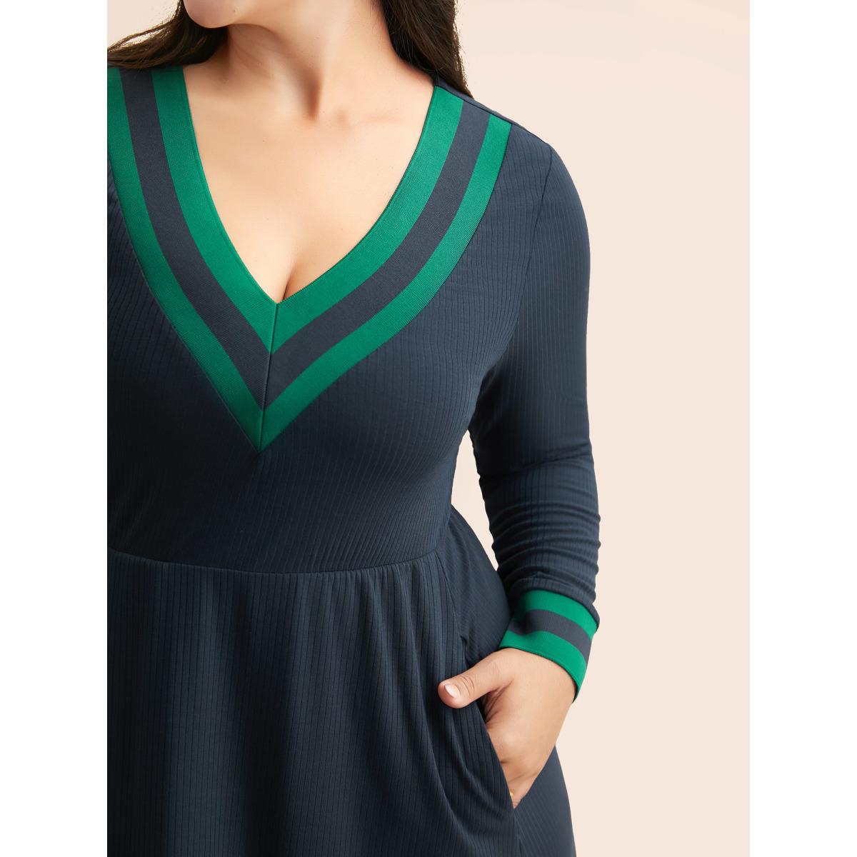 Plus Size Contrast Trim Elastic Waist Pocket Dress Midnight Women Leisure Texture V-neck Long Sleeve Curvy BloomChic 10/M Product Image