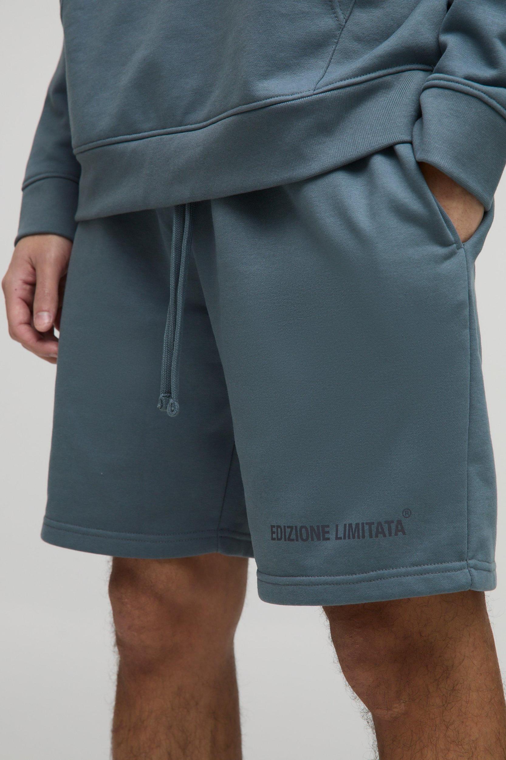 Relaxed Edizione Limitata Mid Length Heavyweight Shorts | boohooMAN USA Product Image