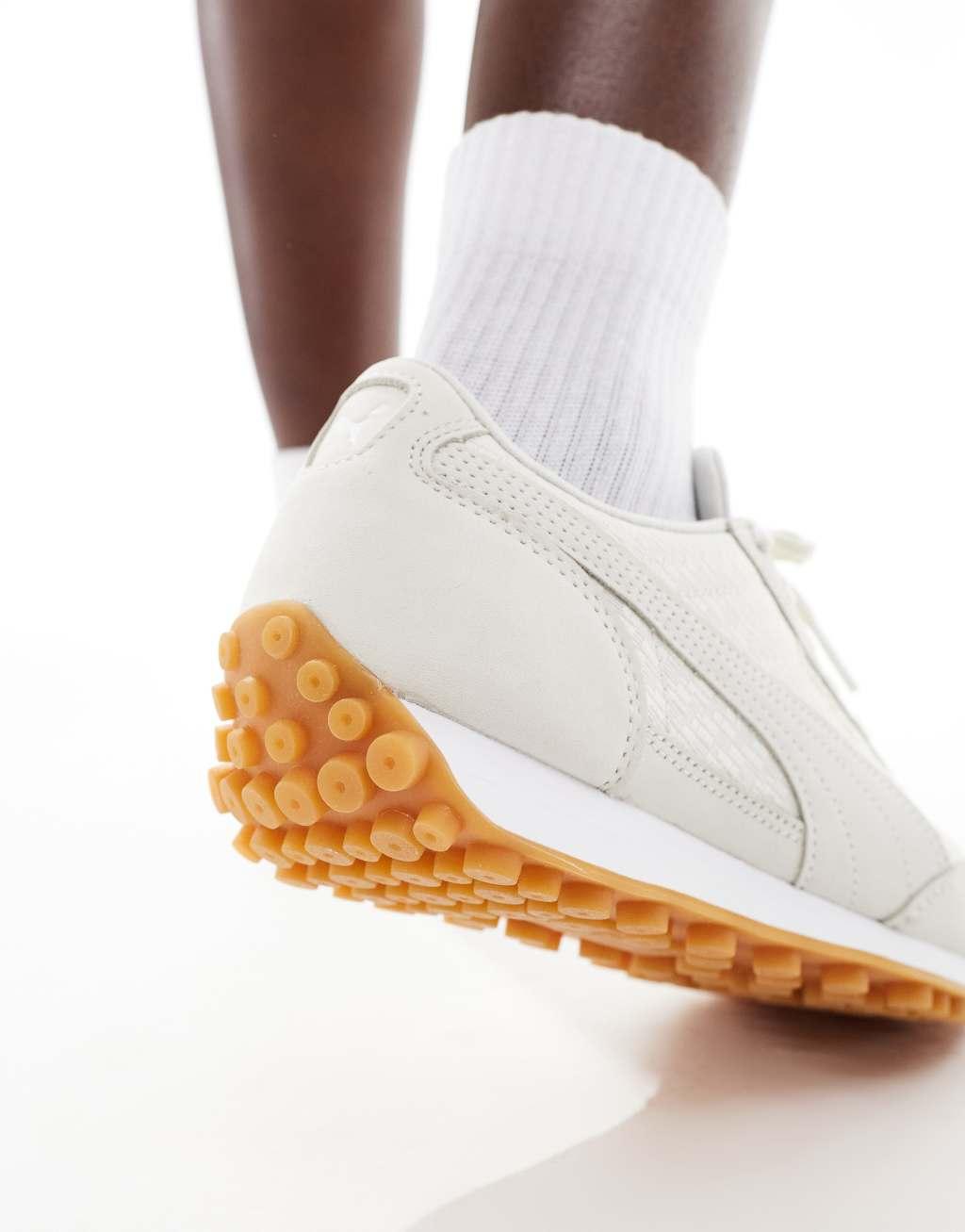 PUMA Easy Rider Weave sneakers in gray and white Product Image