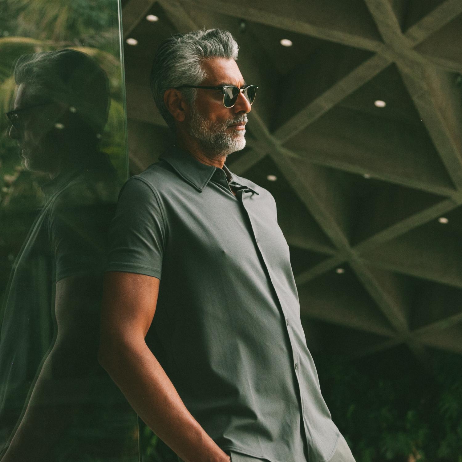 Carbon Long Sleeve Knit Shirt Product Image