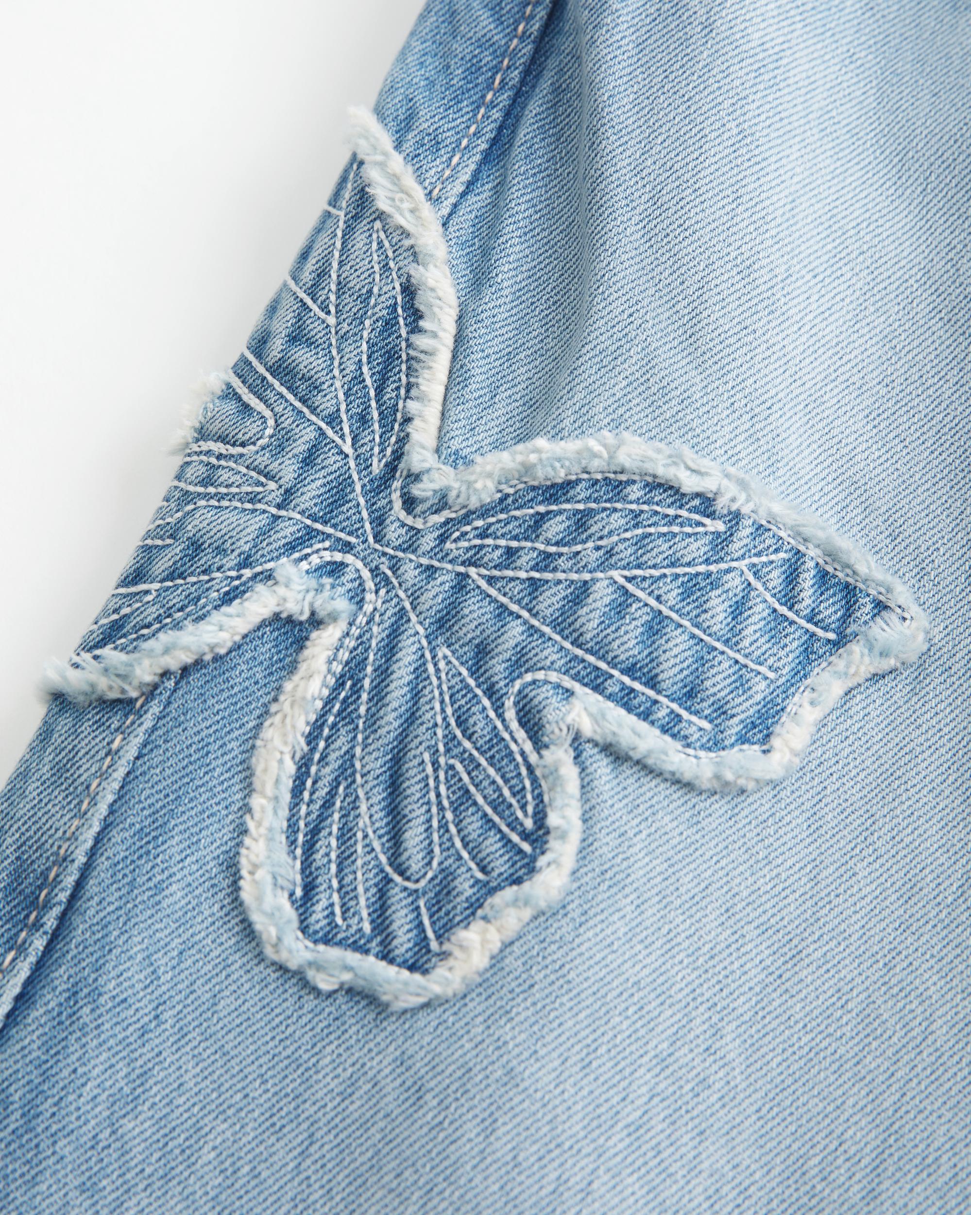 Low-Rise Light Wash Butterfly Applique Baggy Jeans Product Image