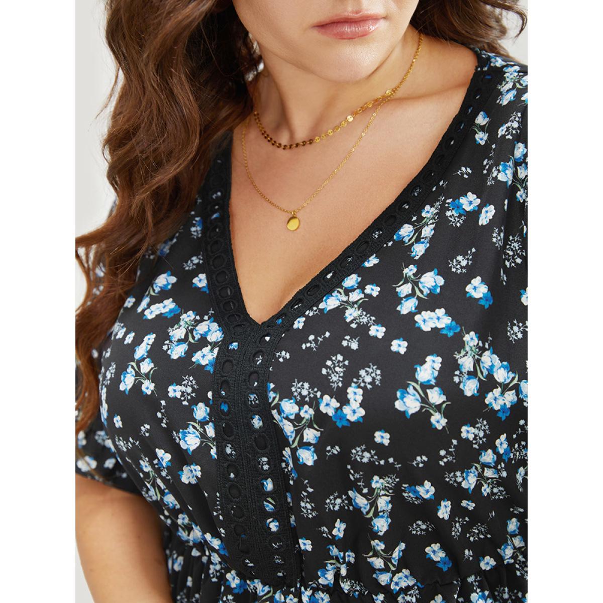 Plus Size Ditsy Floral Dolman Sleeve Tassels Contrast Lace Pocket Split Dress Indigo Women Elegant Tassels V-neck Short sleeve Curvy Midi Dress BloomChic 28/5X Product Image