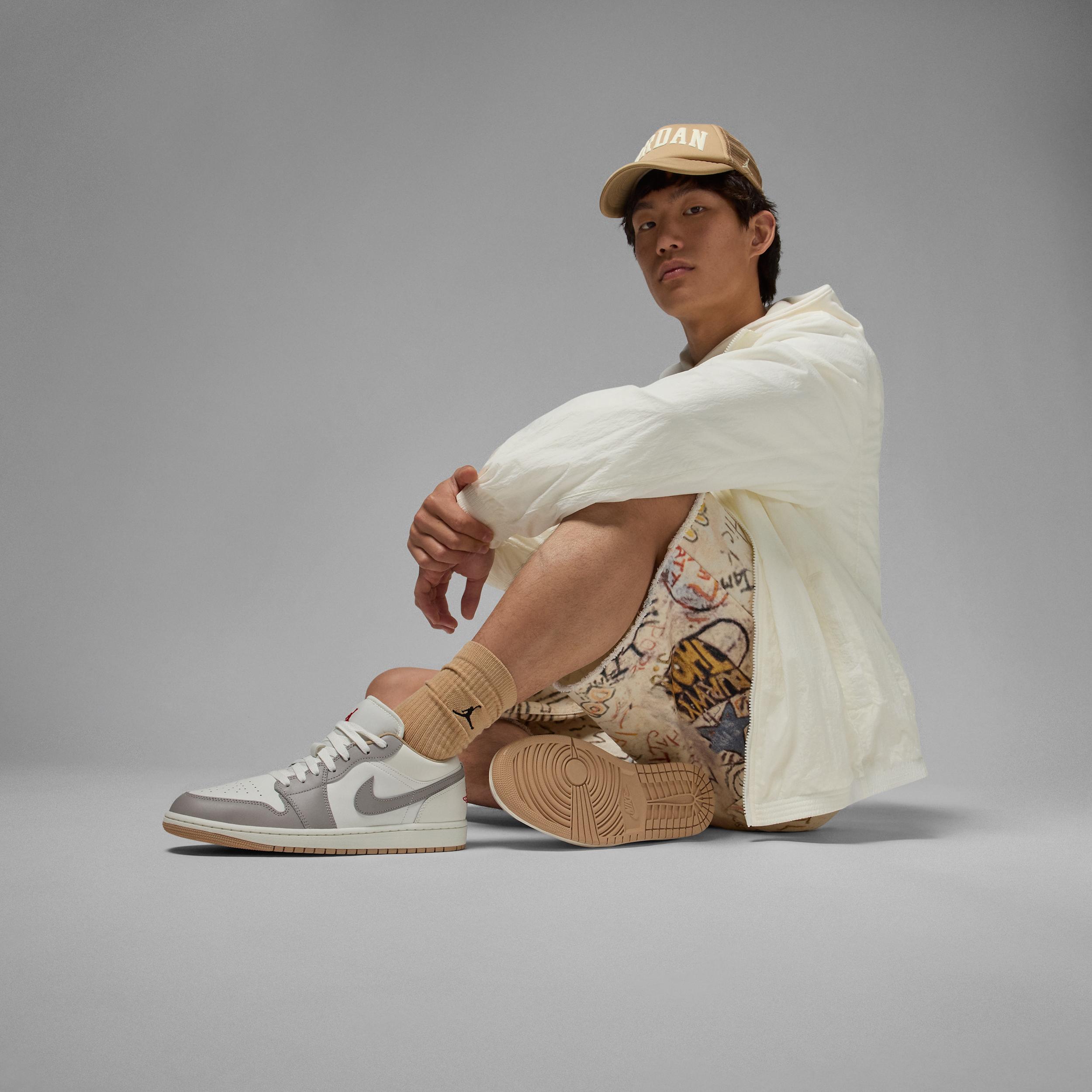 Jordan Mens Jordan AJ 1 Low - Mens Shoes Sail/Fire Red/College Grey Product Image